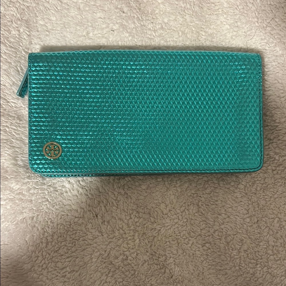 Tory Burch Blue Wallet with Textured Pattern and Zipper Closure